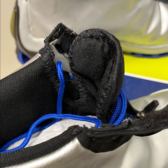 Nike Shox VC Silver and Black Sneakers - Picture 10 of 12